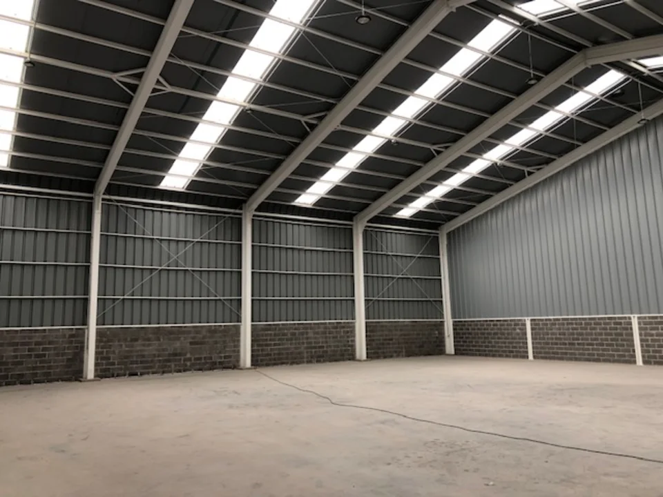 Vista actual de las instalaciones y bodegas disponibles